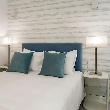 Very Close To - דירה *