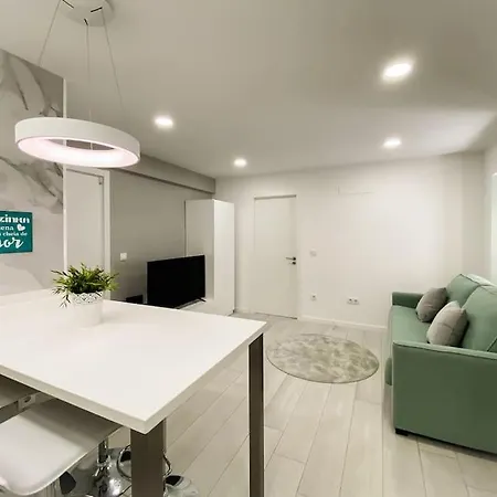 Very Close To - דירה